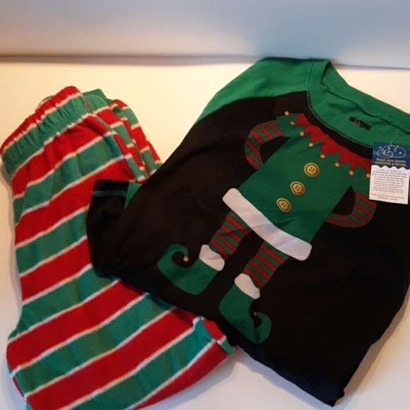 Holiday Traditions 8 flame resistant pajamas - Picture 1 of 2